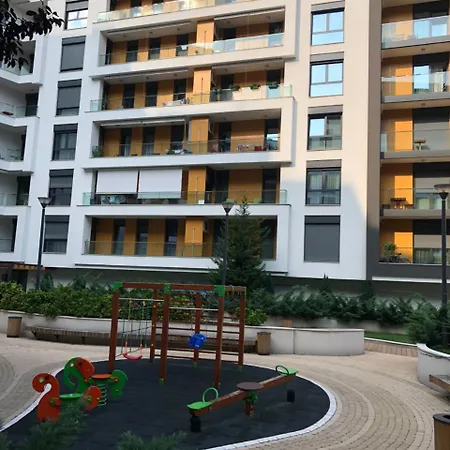 Central Garden Apartment *