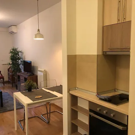 Central Garden Apartment